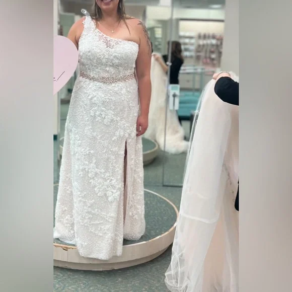 David’s Bridal- One-shoulder beaded wedding dress with overskirt - Picture 11 of 12